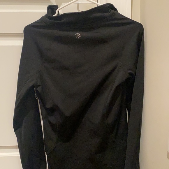 Black sleek running jacket (XS) - Picture 2 of 4